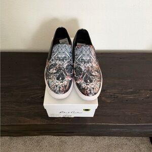 Robert Graham Artistic Black and Gray Sneakers